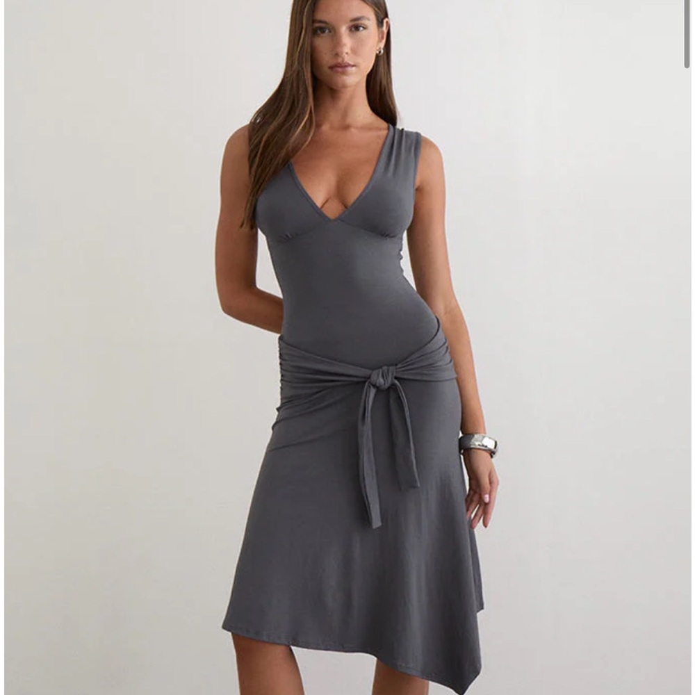 Motel rocks Philipa Asymmetric Midi Dress In Jersey Charcoal Grey